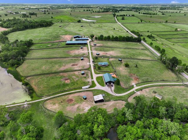 2900 Winchester Road, Paris, KY 40361