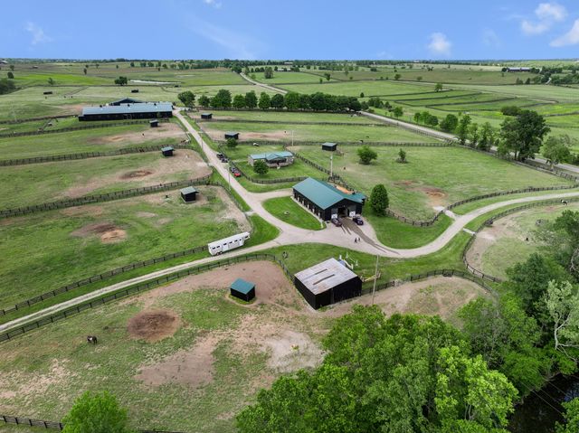 2900 Winchester Road, Paris, KY 40361