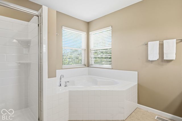 8567 Knoll Crossing, Fishers, IN 46038
