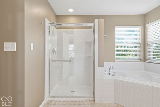 8567 Knoll Crossing, Fishers, IN 46038