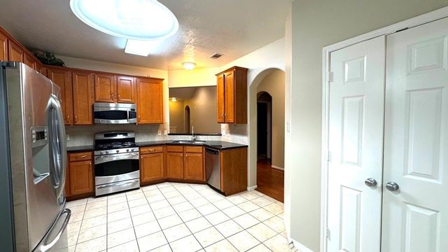 8923 Willow Wind Lane, Houston, TX 77083