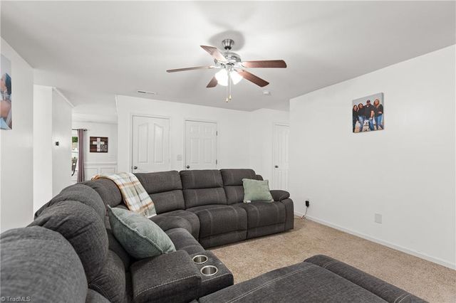 4430 Abbey Park Road, Kernersville, NC 27284