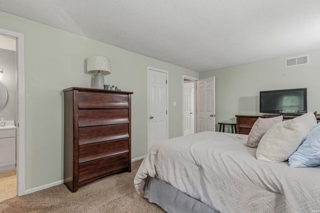 9919 E Limberlost Trail, Fort Wayne, IN 46825