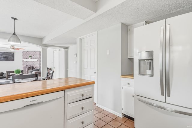 9919 E Limberlost Trail, Fort Wayne, IN 46825
