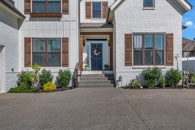 8009 Brightwater Way, Spring Hill, TN 37174