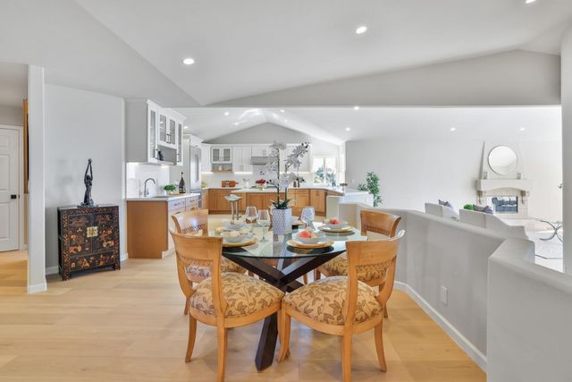 15 Serramar Drive, Oakland, CA 94611