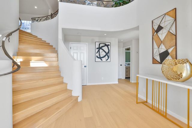 15 Serramar Drive, Oakland, CA 94611