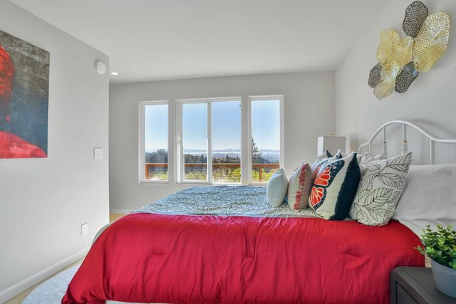 15 Serramar Drive, Oakland, CA 94611