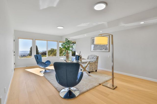 15 Serramar Drive, Oakland, CA 94611