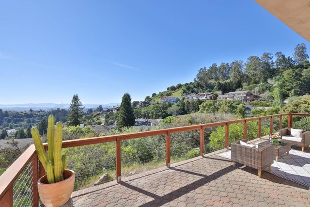 15 Serramar Drive, Oakland, CA 94611