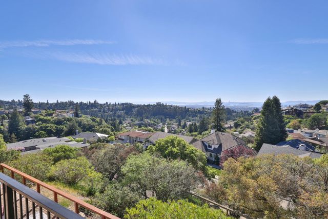 15 Serramar Drive, Oakland, CA 94611