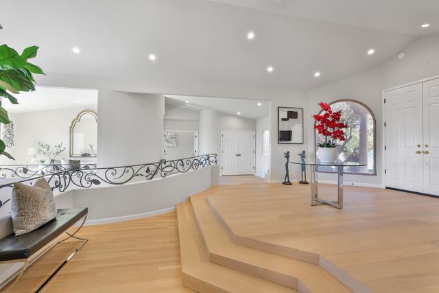 15 Serramar Drive, Oakland, CA 94611