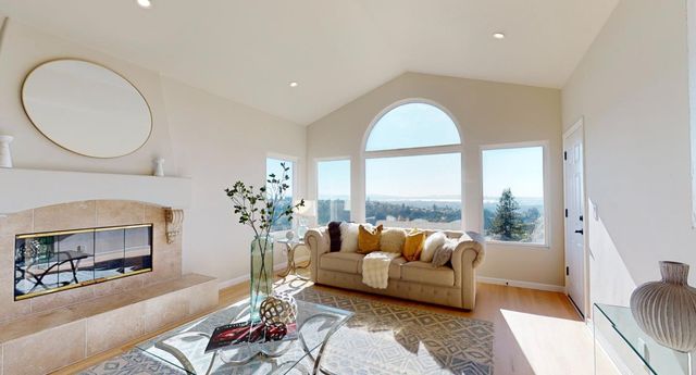 15 Serramar Drive, Oakland, CA 94611