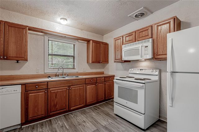 2538 Sycamore Avenue, Huntsville, TX 77340