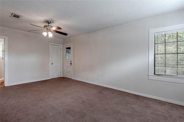 2538 Sycamore Avenue, Huntsville, TX 77340