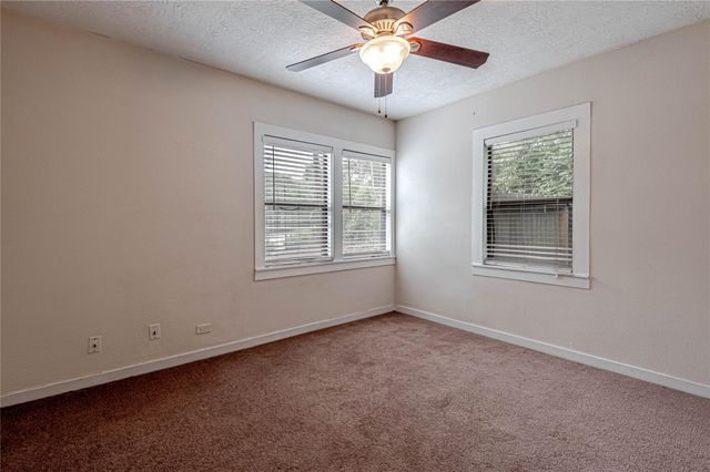 2538 Sycamore Avenue, Huntsville, TX 77340