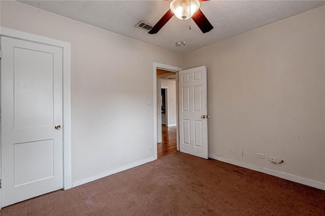 2538 Sycamore Avenue, Huntsville, TX 77340