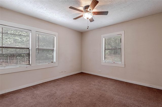 2538 Sycamore Avenue, Huntsville, TX 77340