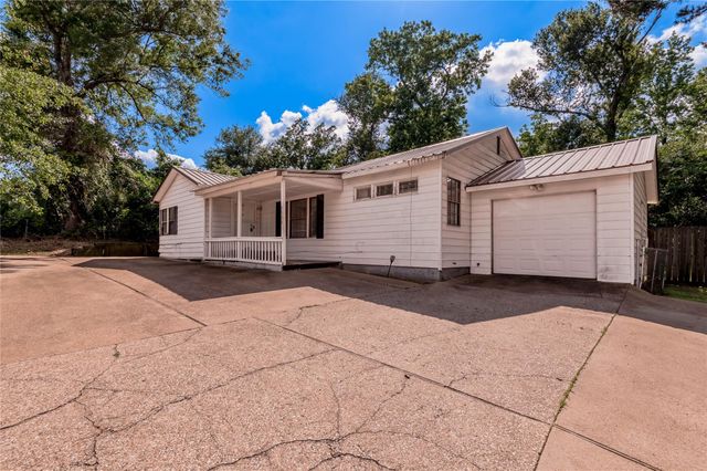 2538 Sycamore Avenue, Huntsville, TX 77340