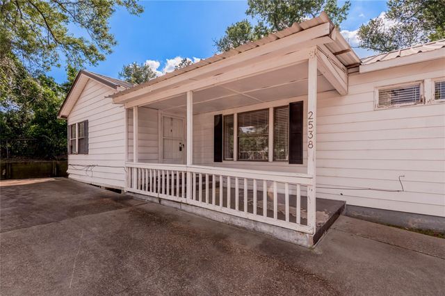 2538 Sycamore Avenue, Huntsville, TX 77340