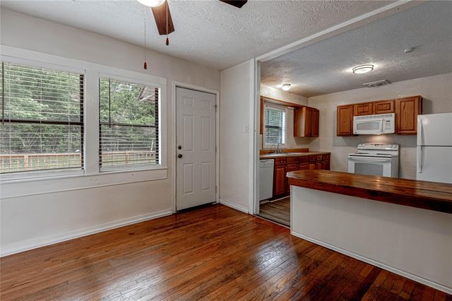 2538 Sycamore Avenue, Huntsville, TX 77340