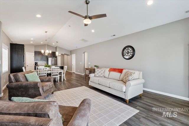 3812 Bozeman, Caldwell, ID 83605