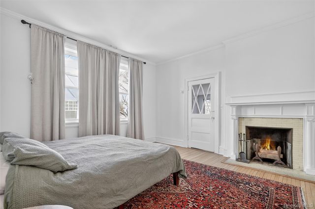 152 Sutton Manor Road, New Rochelle, NY 10801