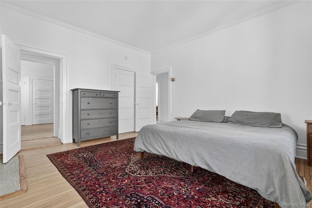 152 Sutton Manor Road, New Rochelle, NY 10801