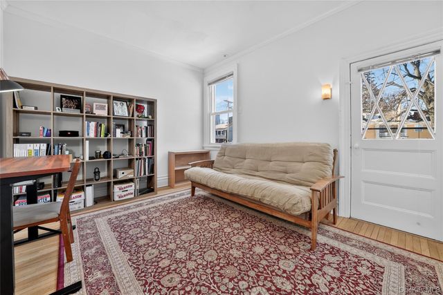 152 Sutton Manor Road, New Rochelle, NY 10801