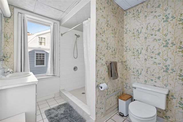 152 Sutton Manor Road, New Rochelle, NY 10801