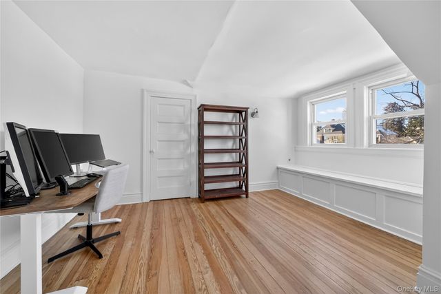 152 Sutton Manor Road, New Rochelle, NY 10801