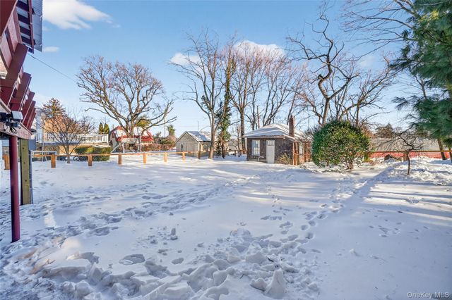 152 Sutton Manor Road, New Rochelle, NY 10801