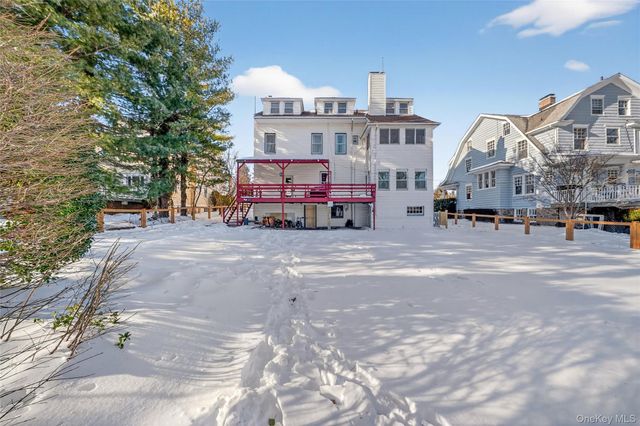 152 Sutton Manor Road, New Rochelle, NY 10801