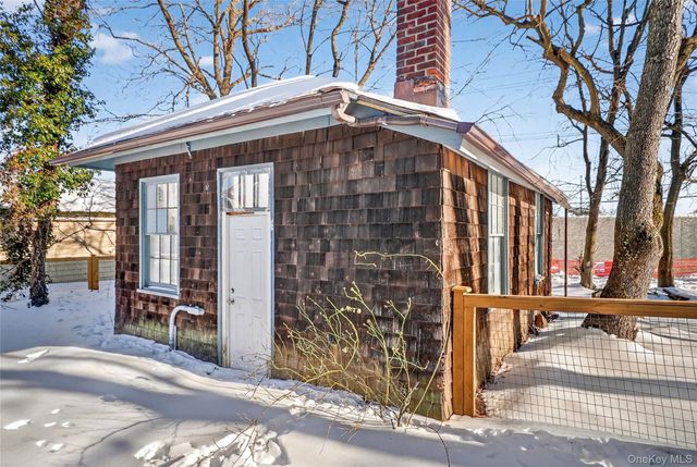 152 Sutton Manor Road, New Rochelle, NY 10801