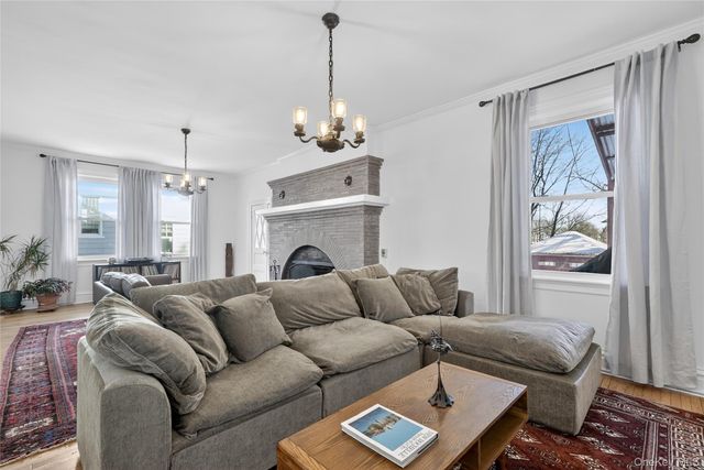 152 Sutton Manor Road, New Rochelle, NY 10801