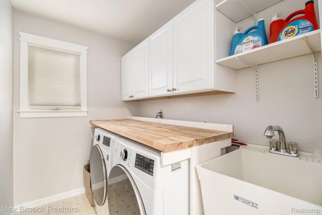 25731 Abbey Drive, Novi, MI 48374