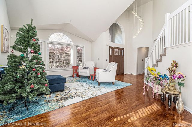 25731 Abbey Drive, Novi, MI 48374