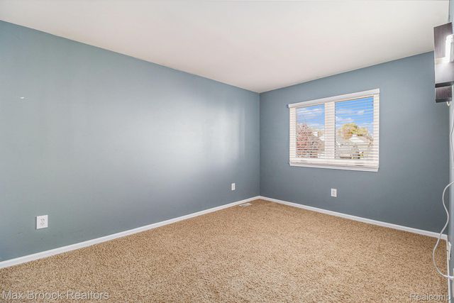 25731 Abbey Drive, Novi, MI 48374