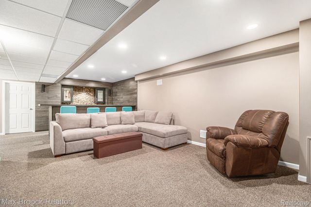 25731 Abbey Drive, Novi, MI 48374