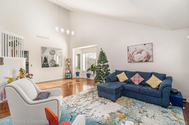 25731 Abbey Drive, Novi, MI 48374