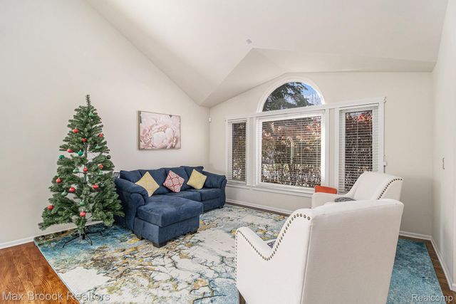 25731 Abbey Drive, Novi, MI 48374