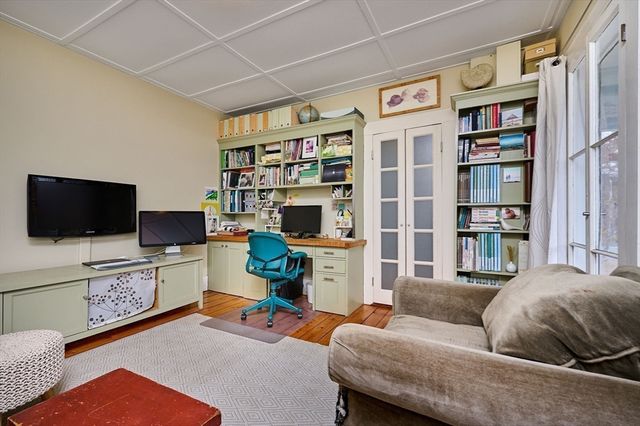 11 Norwood Ave, Northampton, MA 01060