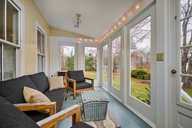 11 Norwood Ave, Northampton, MA 01060