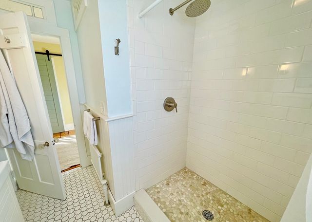 11 Norwood Ave, Northampton, MA 01060