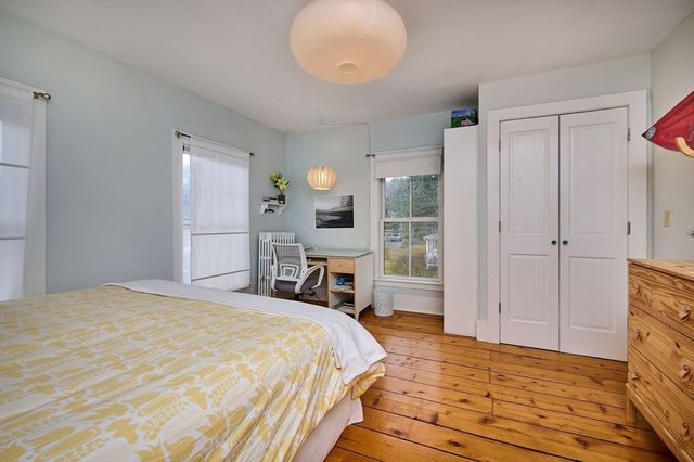 11 Norwood Ave, Northampton, MA 01060