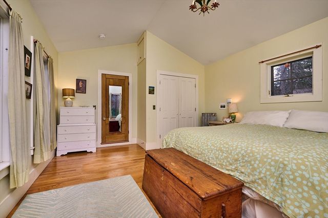 11 Norwood Ave, Northampton, MA 01060