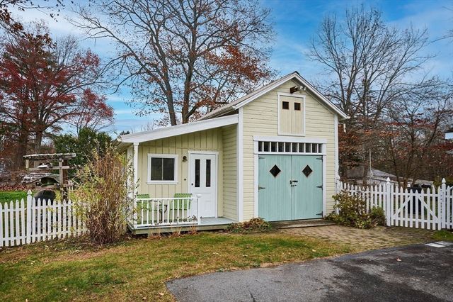 11 Norwood Ave, Northampton, MA 01060