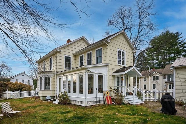 11 Norwood Ave, Northampton, MA 01060