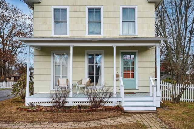 11 Norwood Ave, Northampton, MA 01060