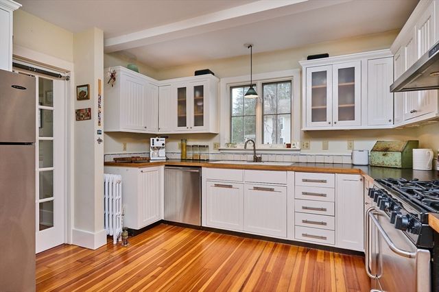 11 Norwood Ave, Northampton, MA 01060